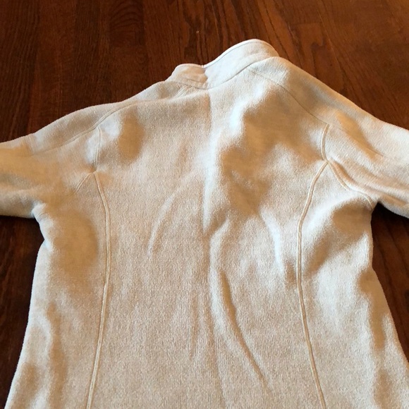 Patagonia pullover jacket. - Picture 4 of 5